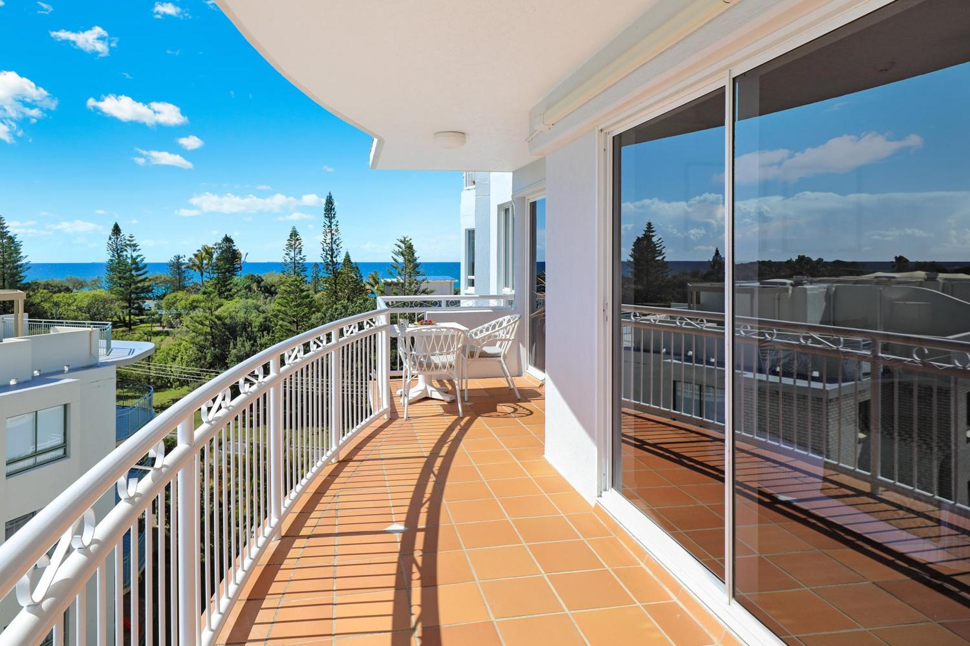 Beachside Resort Kawana Waters Buddina Kültér fotó