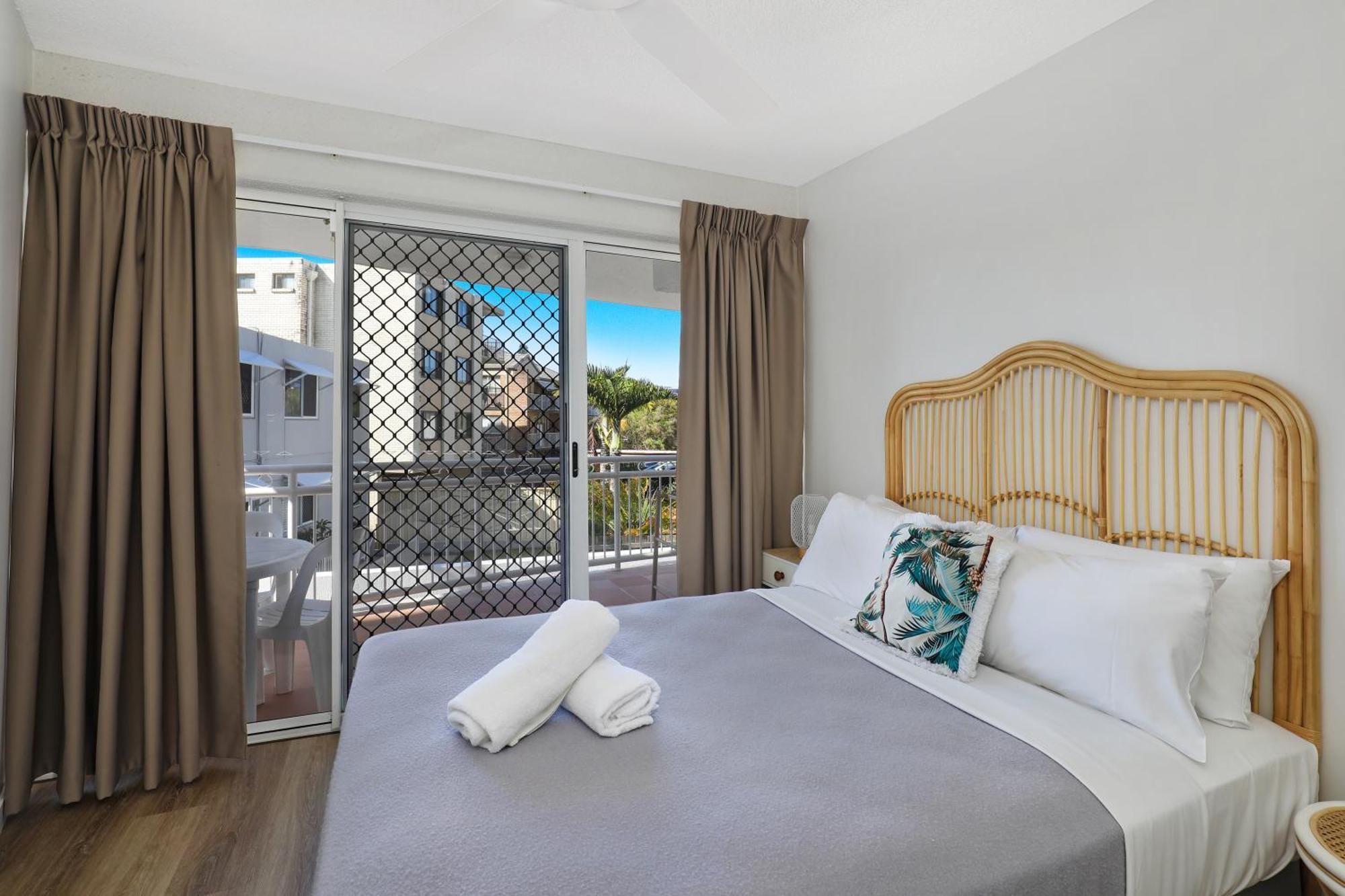 Beachside Resort Kawana Waters Buddina Kültér fotó