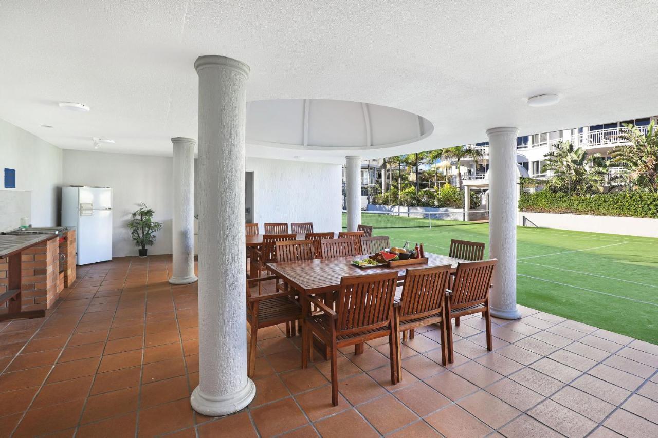 Beachside Resort Kawana Waters Buddina Kültér fotó